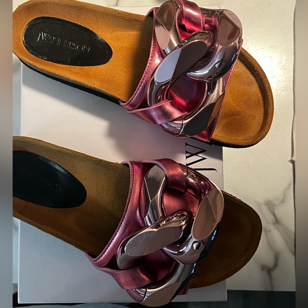 JW Anderson chain slide - Picture 3 of 5